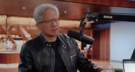 黄仁勋都被问毛了：顶级AI厂商在去CUDA？“你的前提就是错的”