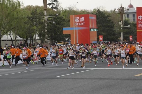 “百城马拉松”到“百年世界杯”：蒙牛深绑体育背后的价值逻辑