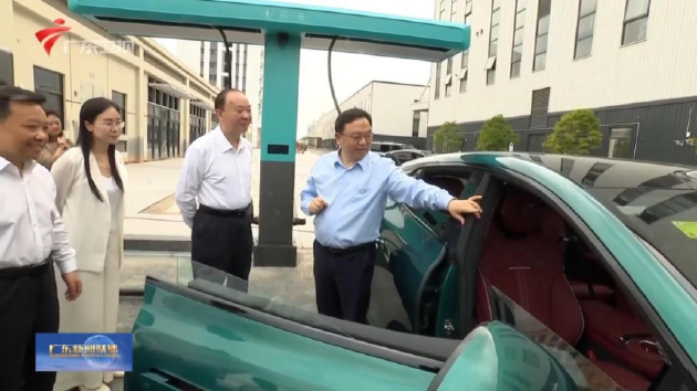 4月15日，《广东新闻联播》播出内容为“黄坤明到深圳和深汕特别合作区调研 推动‘十五五’开好局起好步 以实干业绩走在前列勇当尖兵”的新闻。报道显示，4月13日至