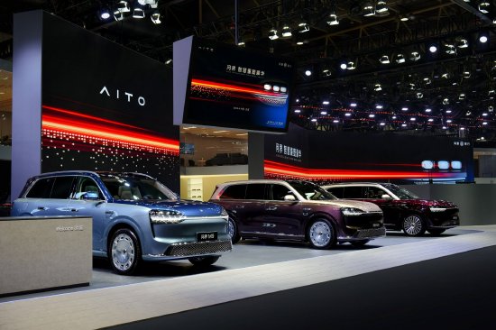 问界举办魔方技术平台创新发布会 ，赛力斯何利扬：向整车L4级具身智能演进