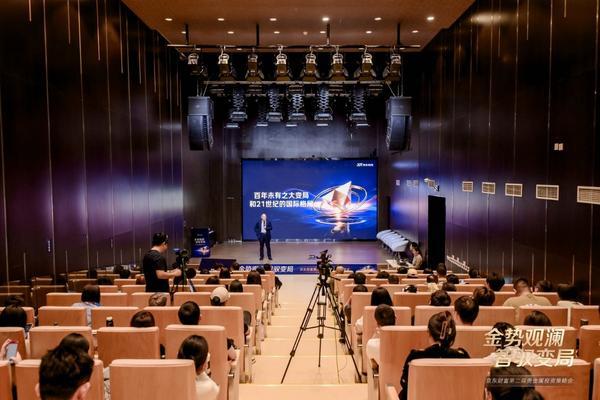 京东金融贵金属业务负责人介绍，京东黄金自2019年布局以来始终坚持“产品做宽、服务做深”两大主线。在产品端，已发展为覆盖实物黄金、积存金、黄金ETF、黄金期货及