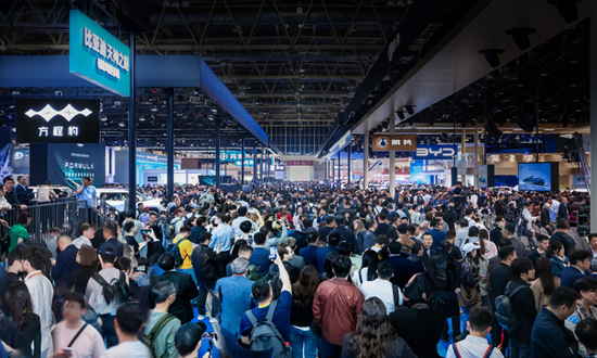 全球目光聚焦北京国际车展E3馆 比亚迪凭技术实力征服国际友人