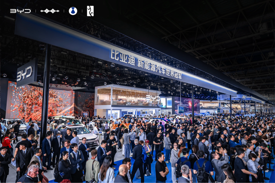 霸屏北京车展！比亚迪E3馆火到国外，全场C位实锤