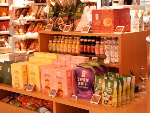 方甄选全国首家线下体验店北京开业 上架商品自营占比超50%