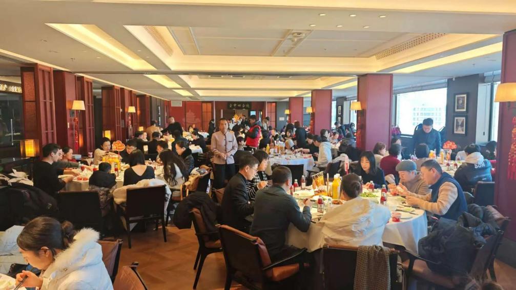 年夜饭到春糖会：全聚德一季度餐饮与食品并进实现“开门红”