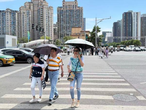 北方多地迎来高温过程，这个夏天会很热吗？