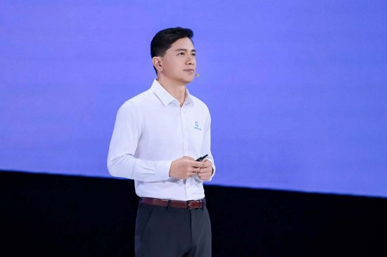 慧播星升级为百度一镜，李彦宏：数字人就是“看得见”的智能体